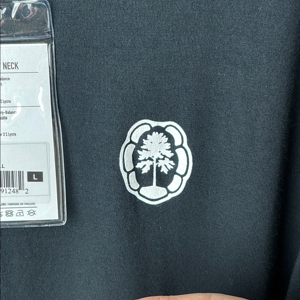 2 UNDR Performance Men's Black T-Shirt Tree Logo MSRP $50